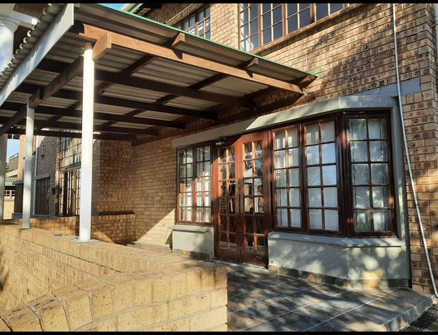 121M² OFFICE TO LET IN HILLCREST CENTRAL